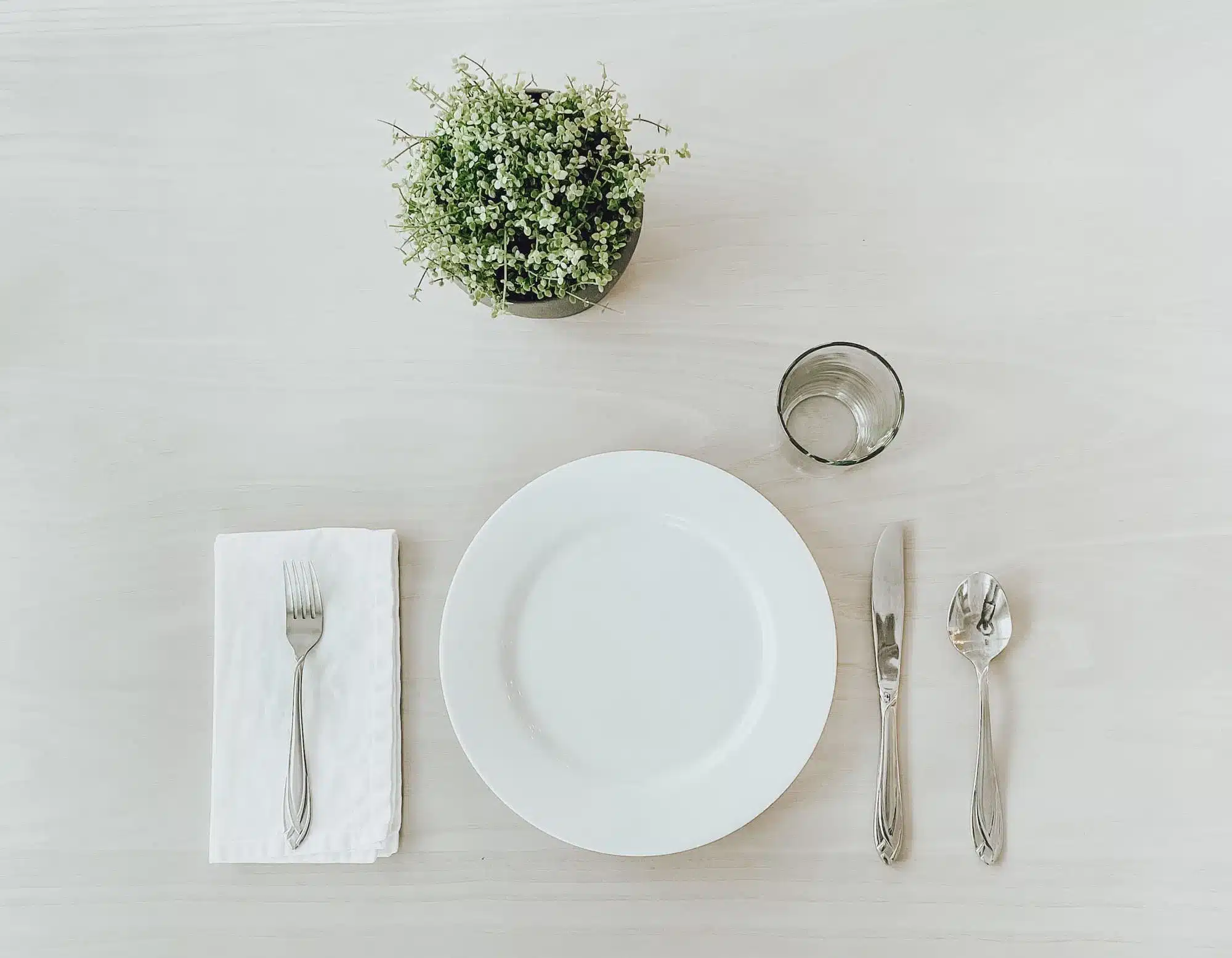 A Guide to Proper Table Setting: Basic Table Setting Rules and Ideas